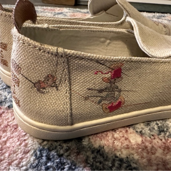 Disney x Toms Cream Canvas Flats Gus and Jaq slip ons - Picture 5 of 6